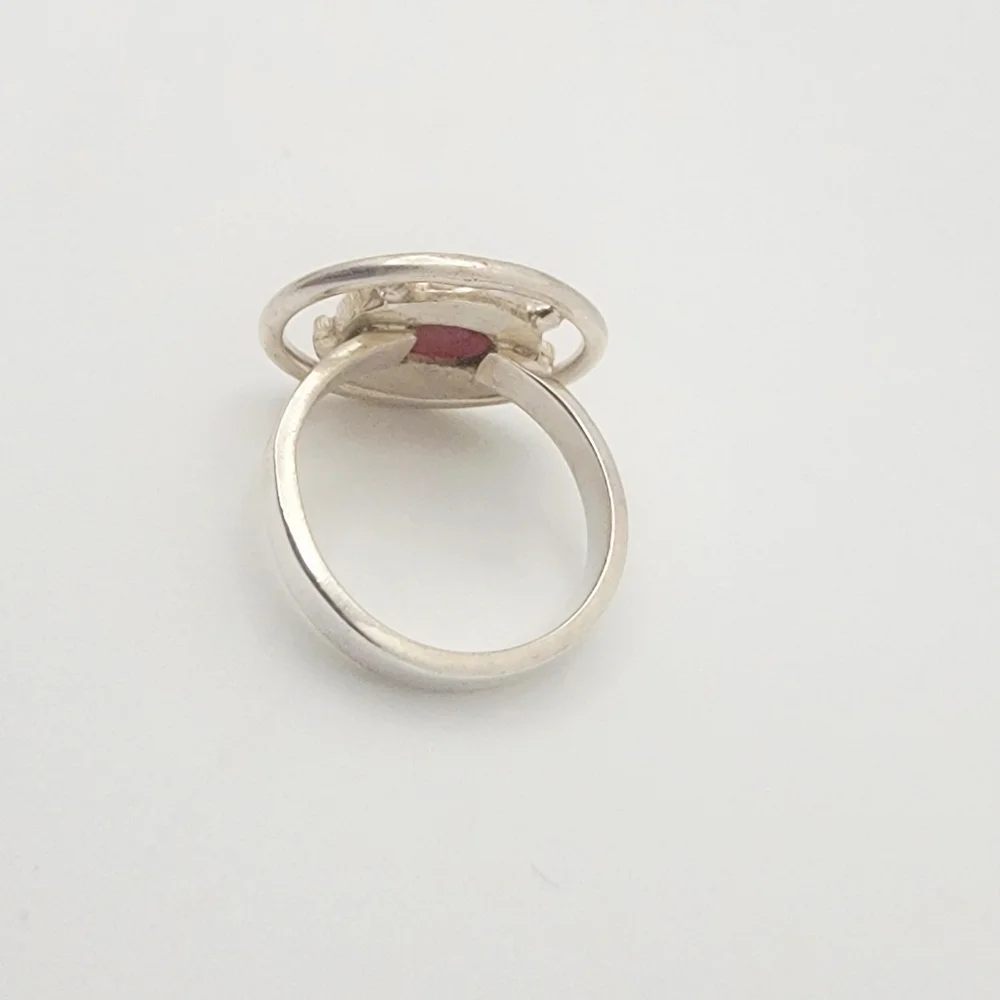 Sterling Silver And Red Garnet Stone Ring Size 7-1/4